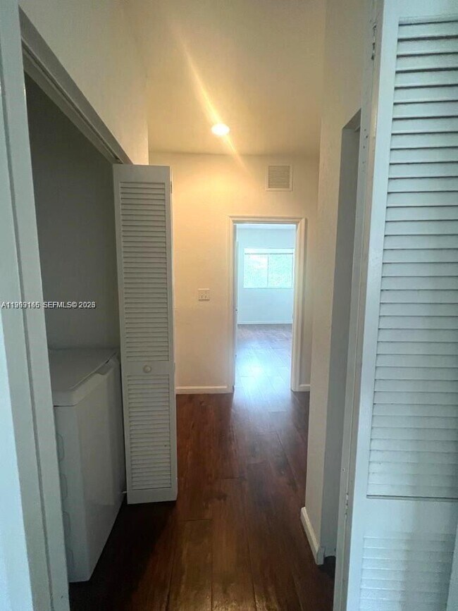 Building Photo - 8706 NW 38th Dr