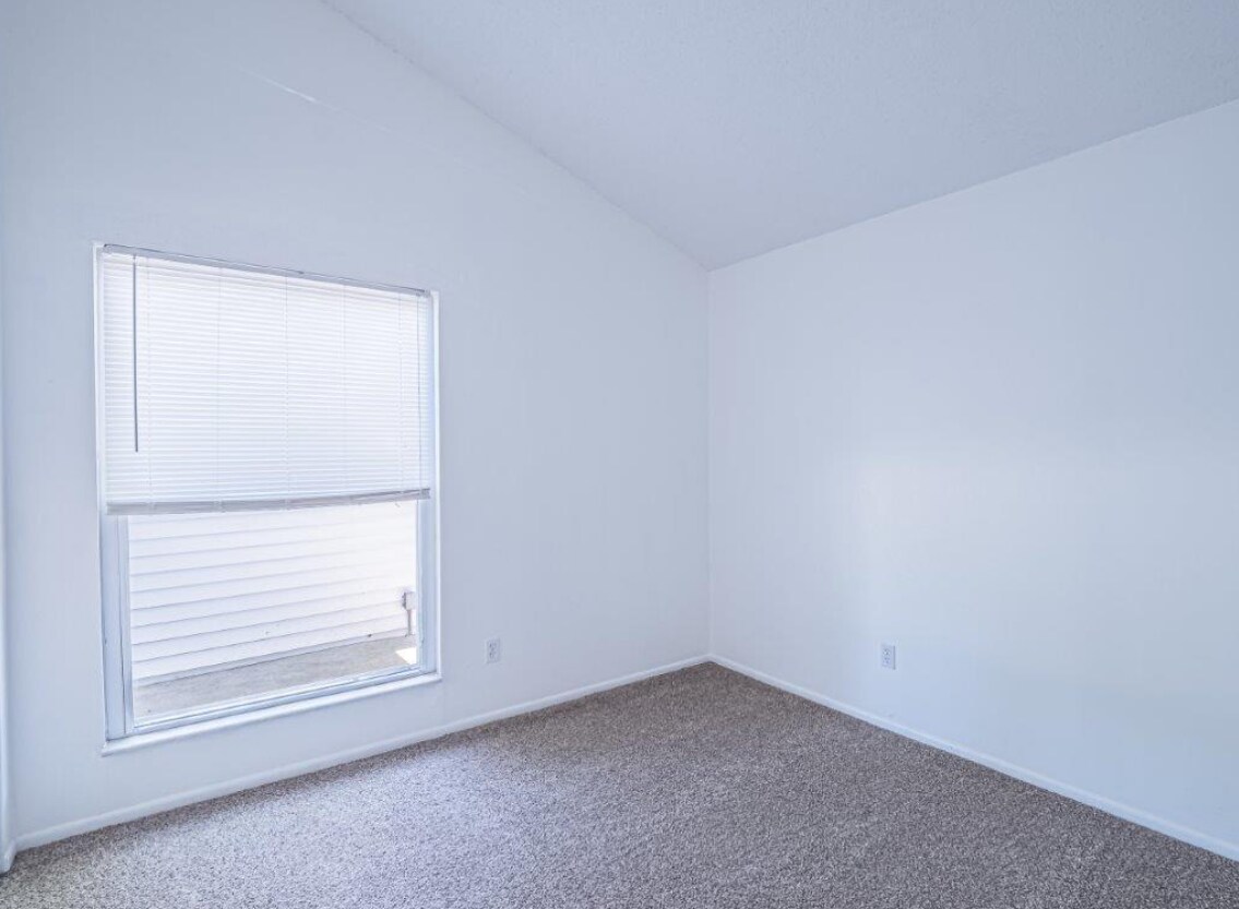 Building Photo - 2355 Buttonwood Ct