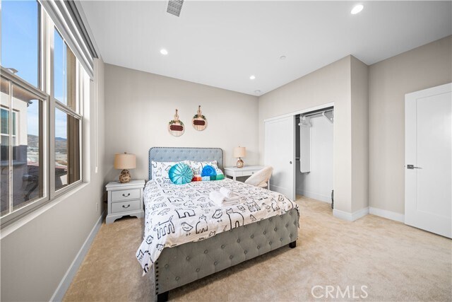 Building Photo - 136 Tomahawk