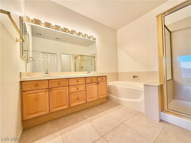 Building Photo - 2842 Altair St