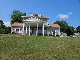Building Photo - 121 Brunswick Rd