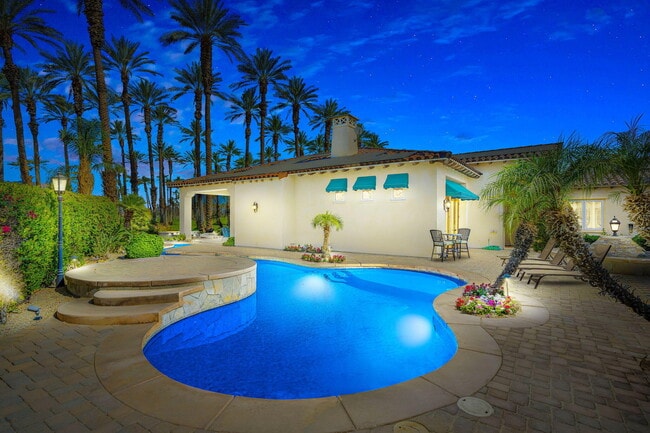 Building Photo - 56985 Village Dr
