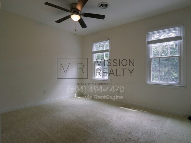 Building Photo - 4600 Cedar Cliff Rd
