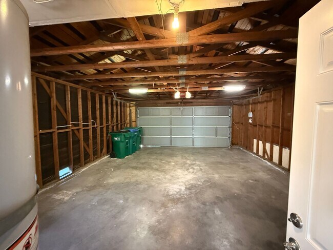 Building Photo - Single story home located in the Stonewood neighborhood!