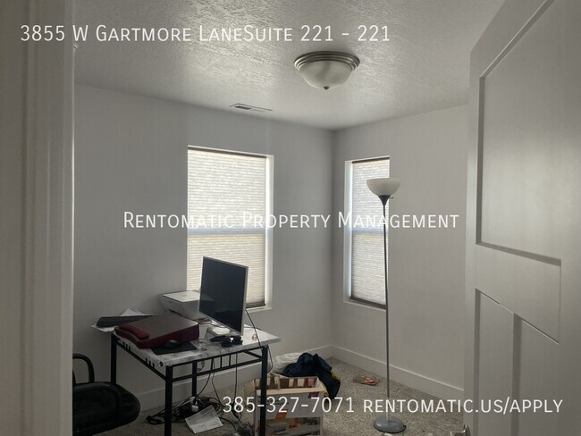 Building Photo - 3855 Gartmore Ln