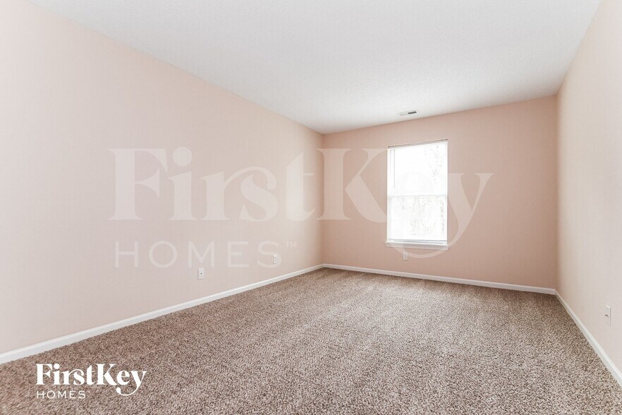 Building Photo - 5822 Rolling Bluff Ln