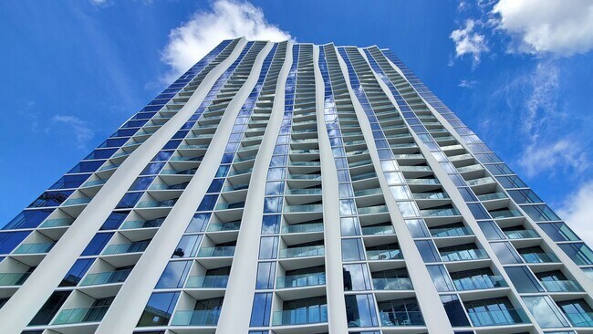 Building Photo - 1000 Auahi St