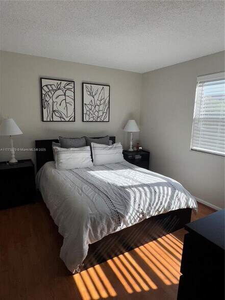 SO FLO Real Estate Group 3586 N University Dr # U-6 CORAL SPRINGS, FL - 3586 N University Dr