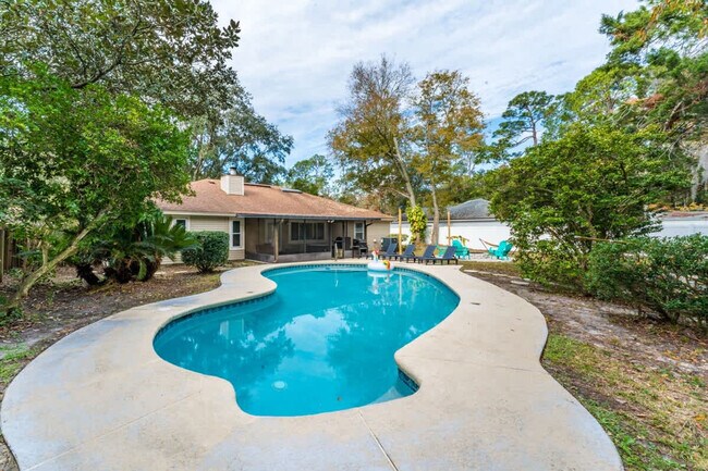 Building Photo - 10383 Chatwood Ct