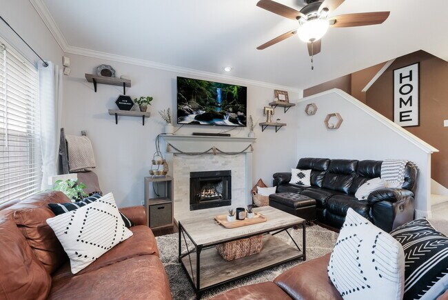 Building Photo - 1411 View Top