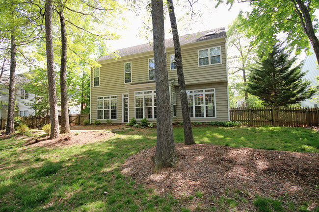 Building Photo - Spacious Foxcroft Home With Fenced Yard