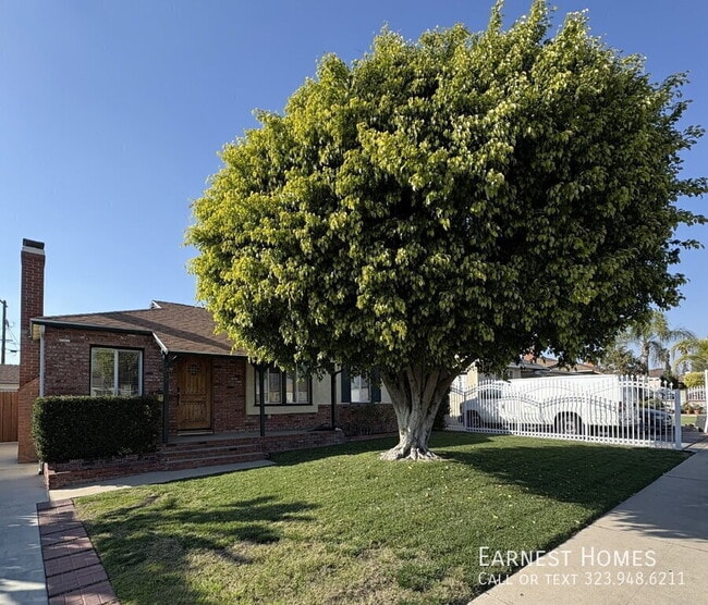 Building Photo - 7317 Kraft Ave
