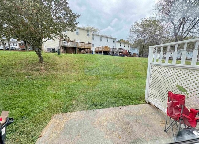 Building Photo - Spacious Townhouse in Blacksburg, VA.