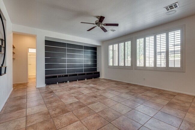 Building Photo - Elegant 4-Bedroom Home with Spa, Balcony &...