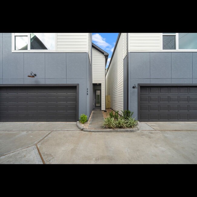 Building Photo - 3 Bed 2.5 Bath New Construction Available ...