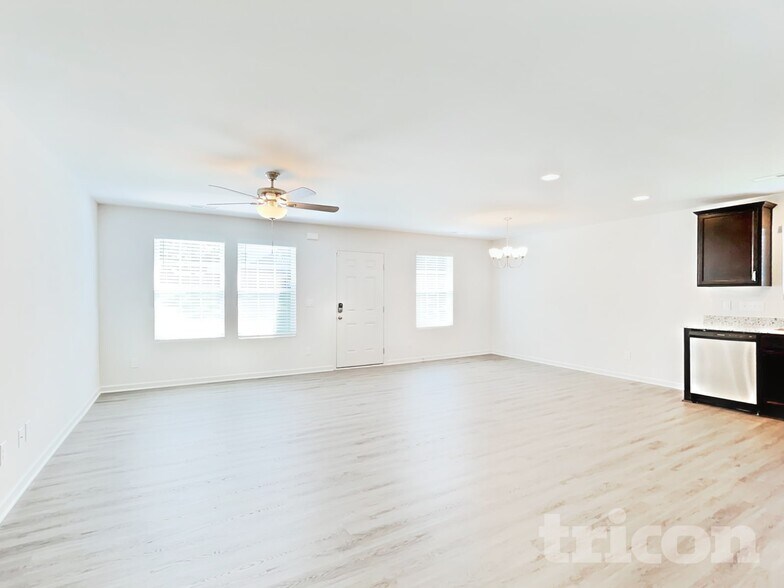 Building Photo - 4945 Westerly Dr