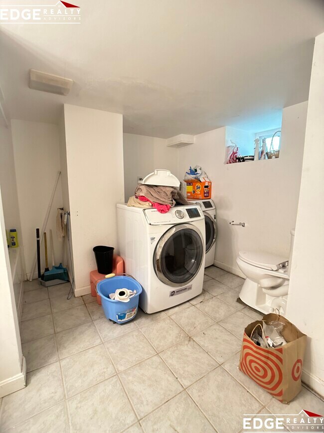 Building Photo - 19 Gordon St