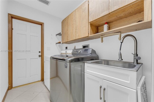 Building Photo - 15305 SW 74th Ct