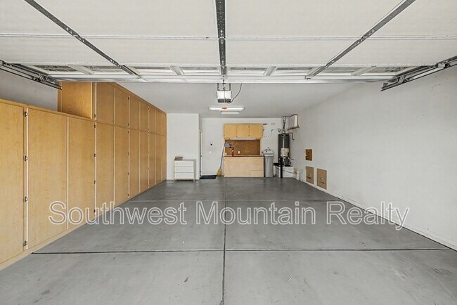 Building Photo - 4265 E Azalea Dr