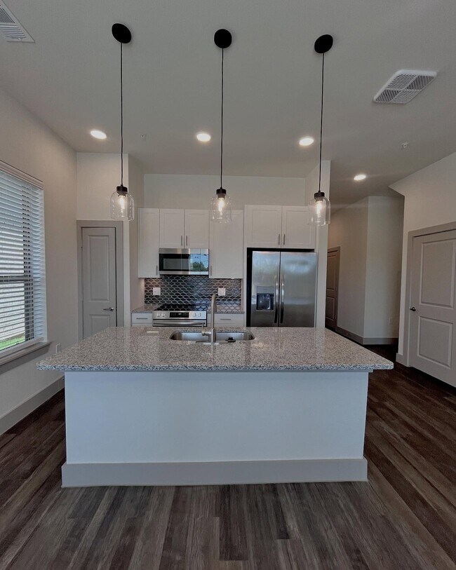 Building Photo - Oak Grove Lane, Aubrey, TX 76227 - 2 BR 2 BA detached house