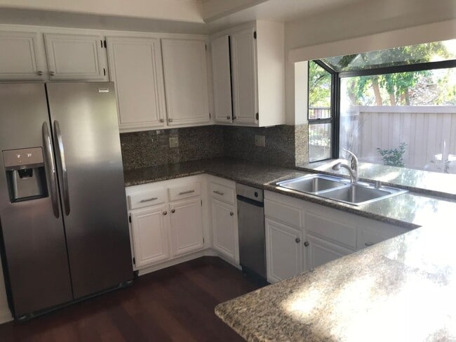Building Photo - 637 Arroyo Oaks Dr