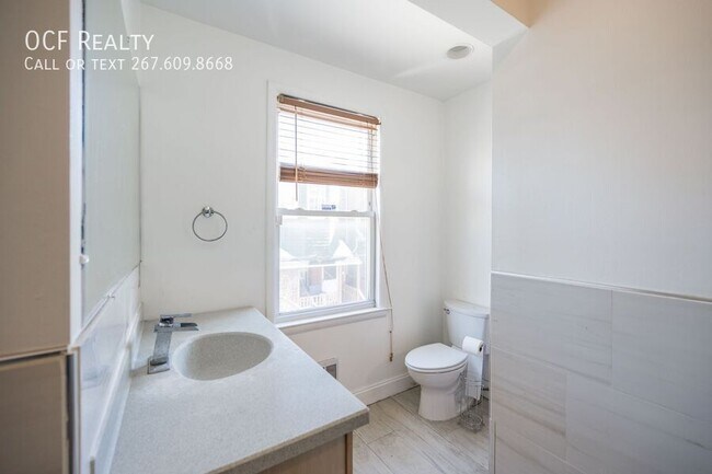 Building Photo - 835 N Newkirk St