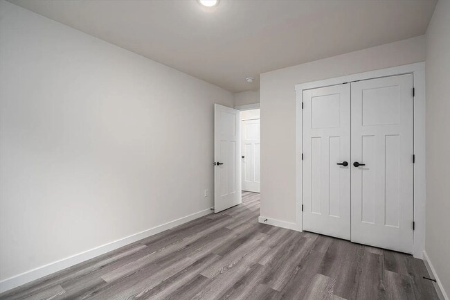 Building Photo - 2025 Built Townhome - Move-In Ready!