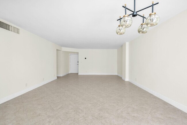 Building Photo - 1000 S Ocean Blvd