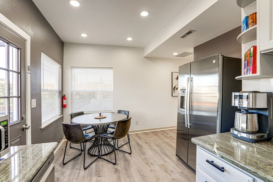 Building Photo - 641 Central Ave