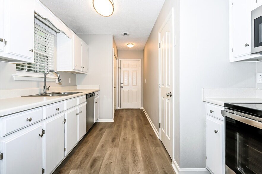 Building Photo - 2014 Penmar Dr