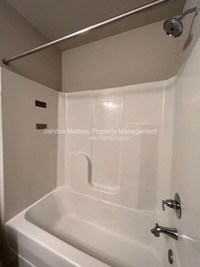 Building Photo - 3214 Electra Dr