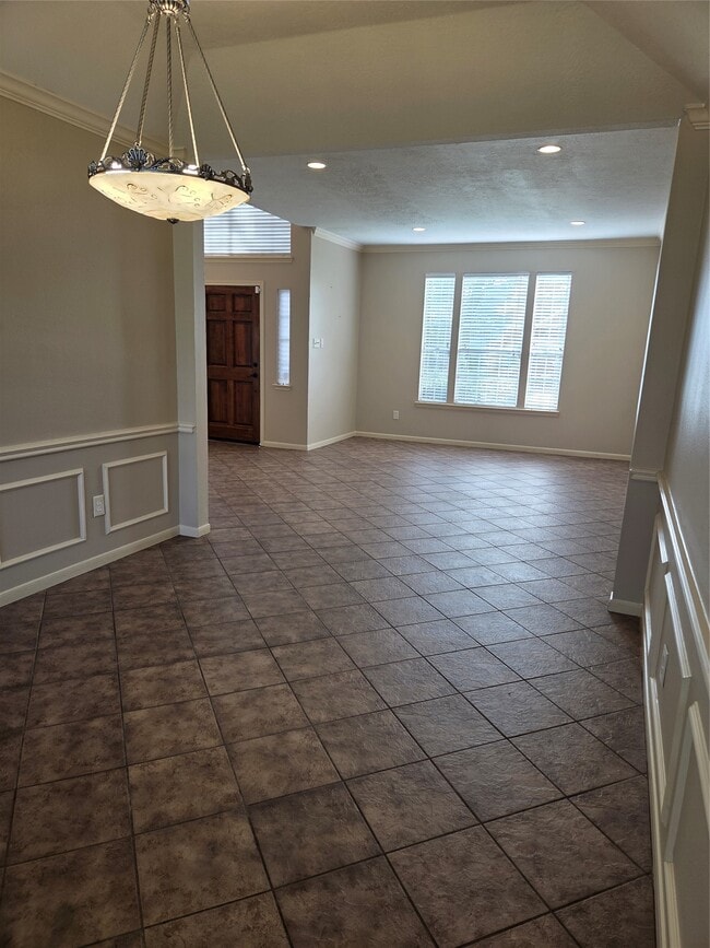 Building Photo - 231 Needleleaf Ln