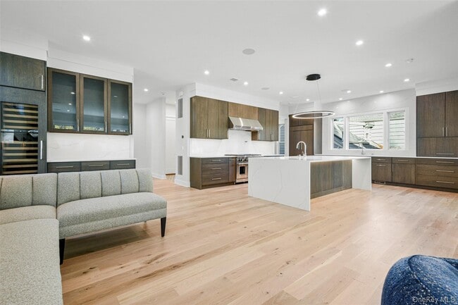 Building Photo - 65 Myrtle Blvd