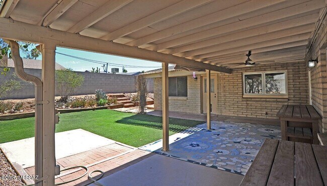 Building Photo - 4741 W Red Wolf Dr