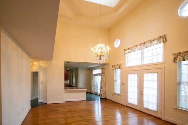 Building Photo - Elegant 4Bd/4Bth Brick Colonial