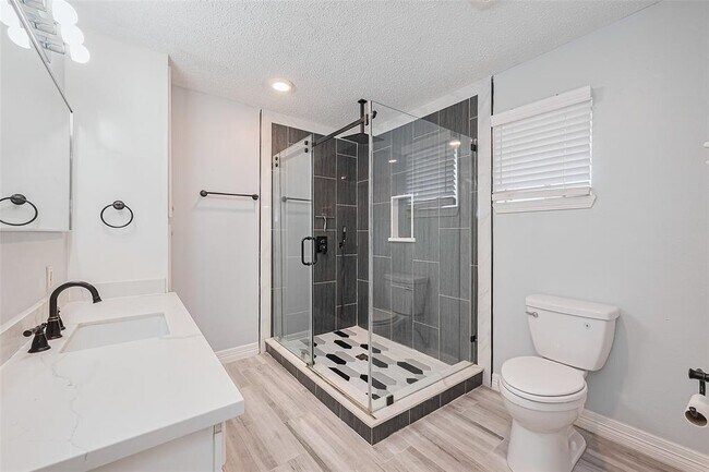 Building Photo - 2115 Streamcrest Ln