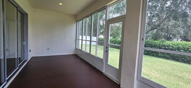 Building Photo - 4085 SW 49th Ave