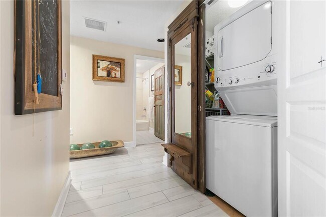 Building Photo - 200 Ocean Crest Dr
