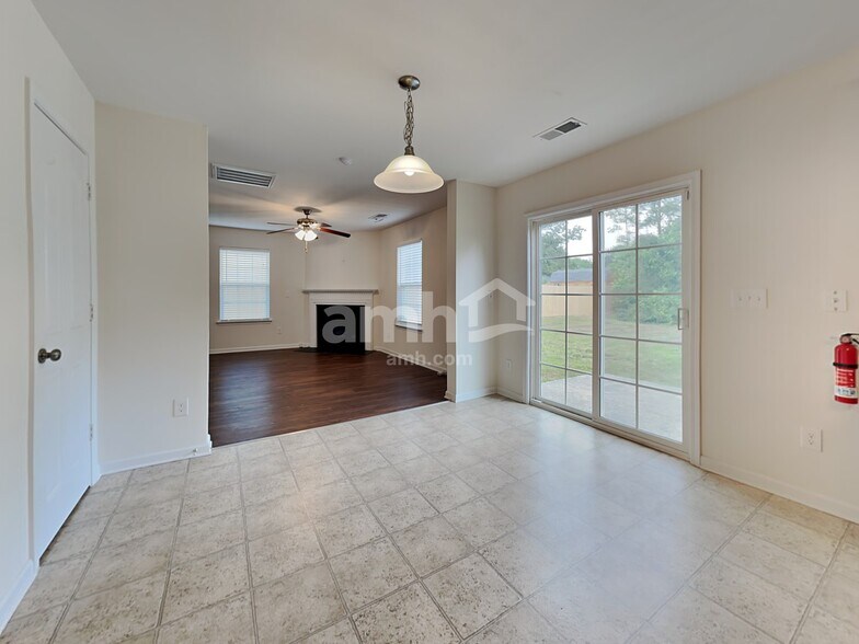 Building Photo - 1882 Woodstone Dr