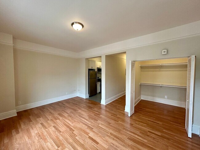 Building Photo - 1115 Polk St