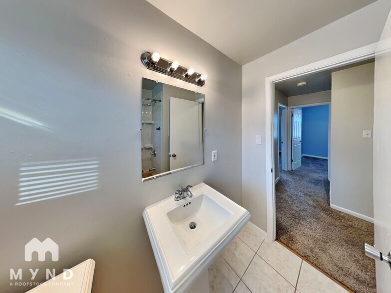 Building Photo - 1325 S Ingalls St