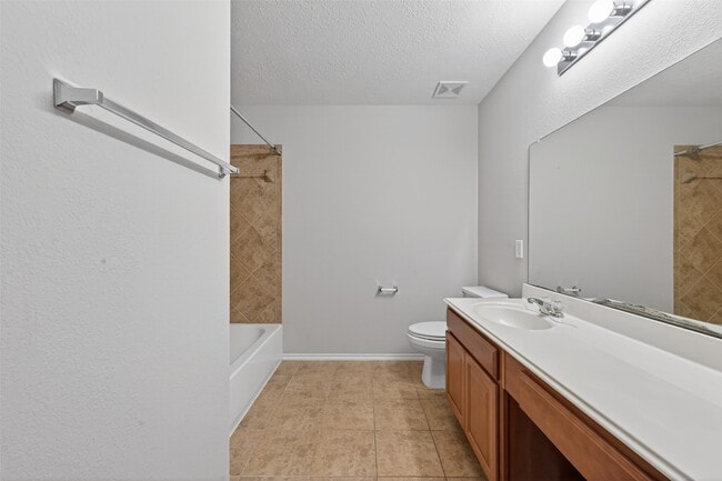 Building Photo - 20631 Tayman Oaks Dr