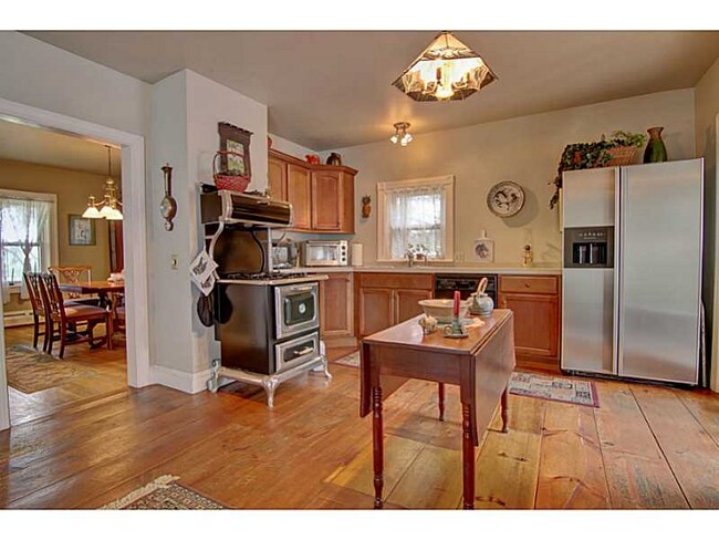 Building Photo - 43 Serpentine Rd