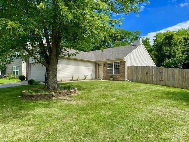 Building Photo - COMING SOON!! Great 3 Bedroom 2 Bathroom R...