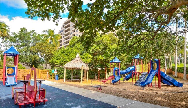 Building Photo - 181 Crandon Blvd