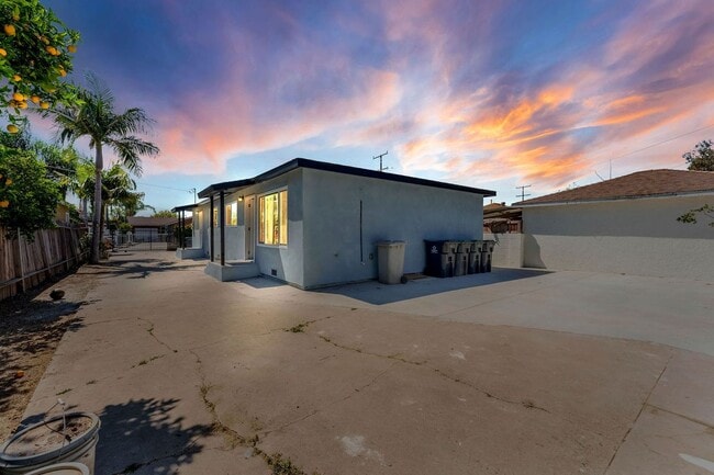 Building Photo - 2417 W Stanford St