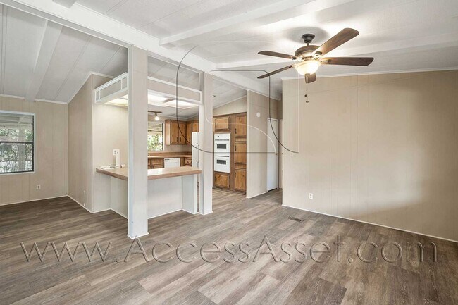 Building Photo - Charming 3 Bed/2 Bath Home In the Heart Of Old Town Temecula!