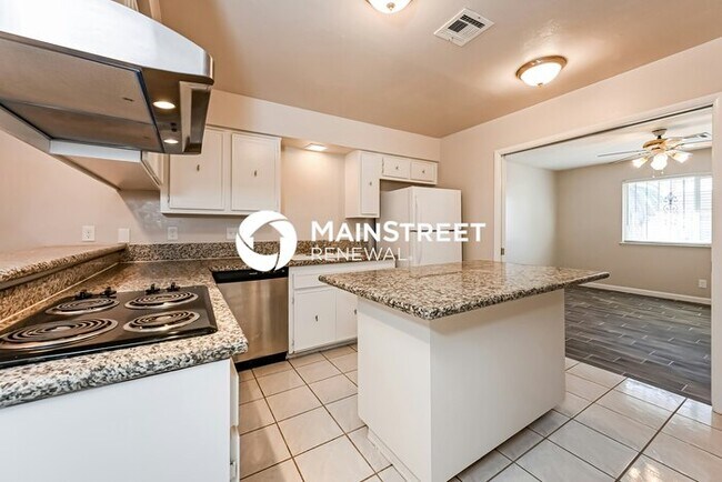 Building Photo - 3 Bedroom Pet-Friendly Home in LAS VEGAS, ...