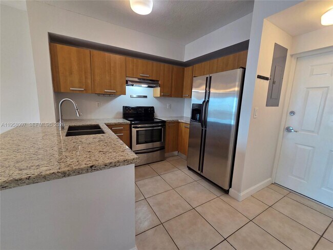 Building Photo - 471 NE 25th St