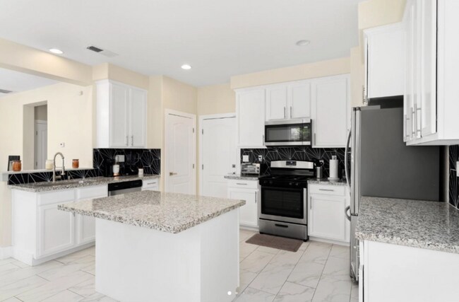 Building Photo - 660 Greg Thatch Cir